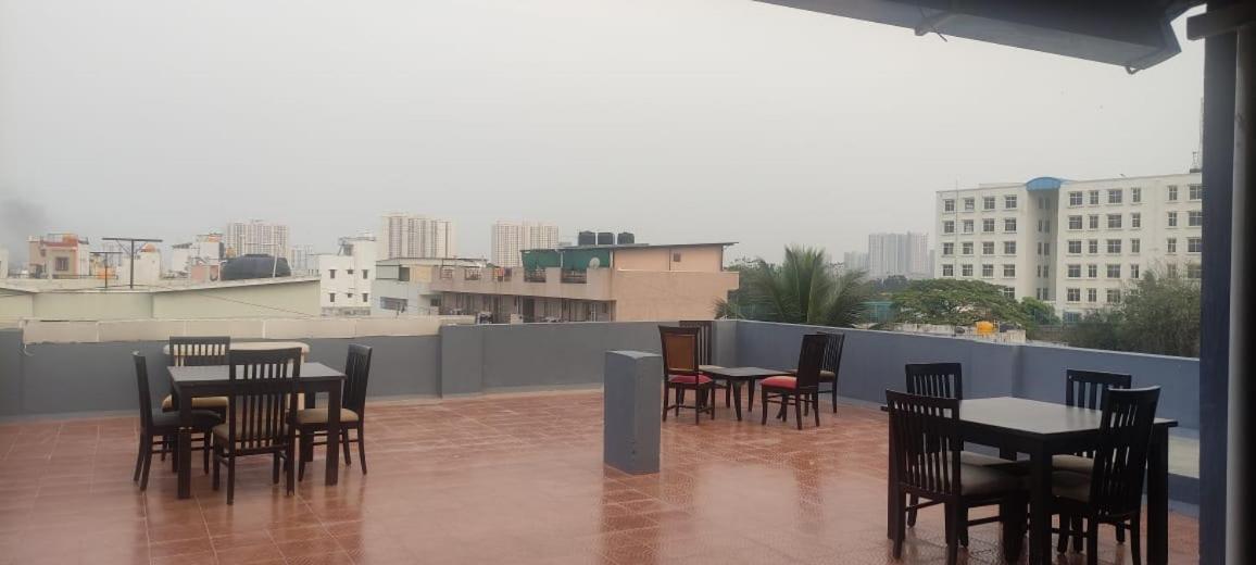 بنغالور Abuzz Oxfordcaps Bannerghatta المظهر الخارجي الصورة